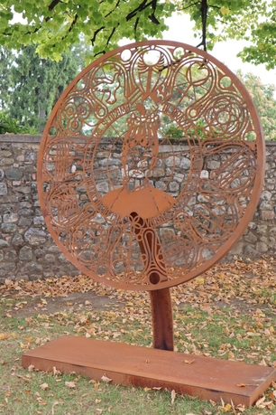 Installazione dedica a Cora Slocomb dell'artista Massimo Racozzi 